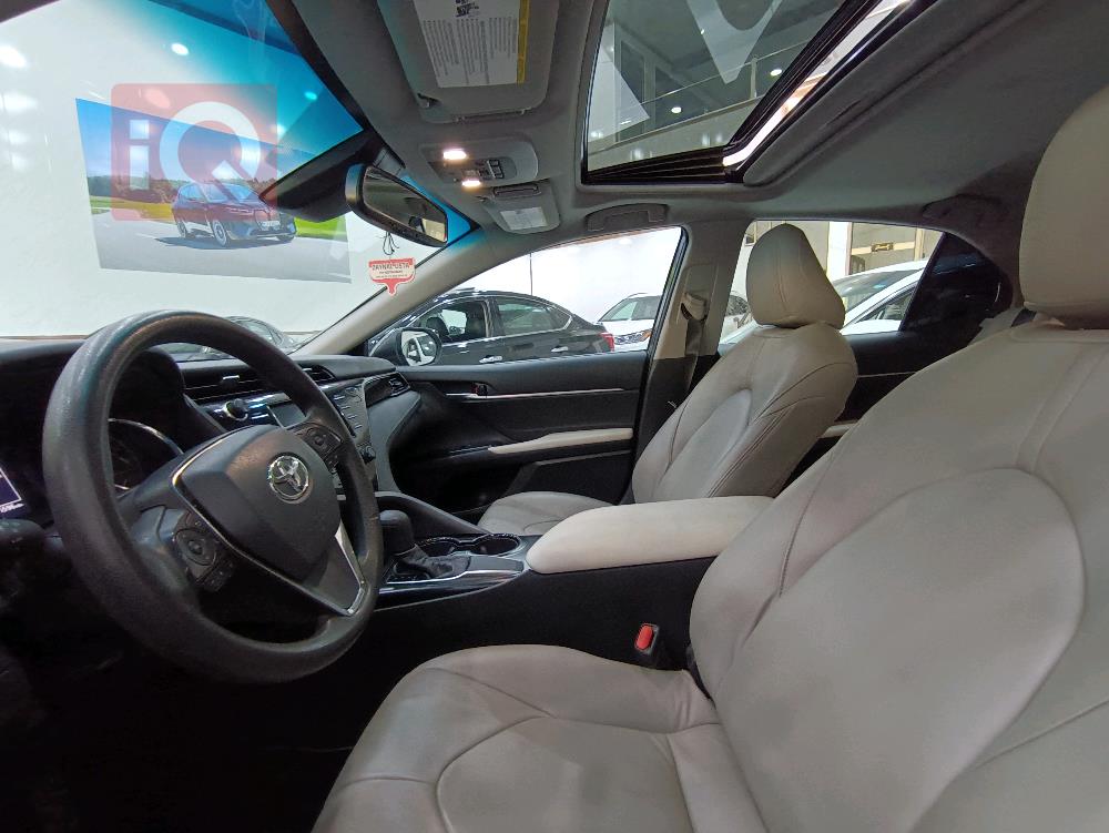 تۆیۆتا کامری